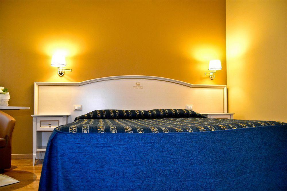 Dimora Degli Dei Hotel Рим Екстериор снимка
